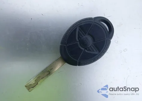 2005 Mini Cooper z USA, uszkodzony, nr VIN WMWRC33495TJ68723